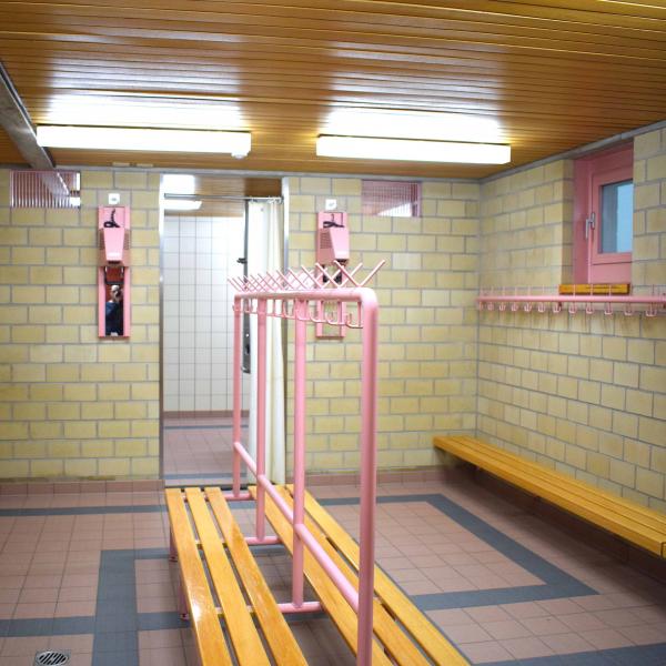 Neuchâtel - Vestiaires douches_002